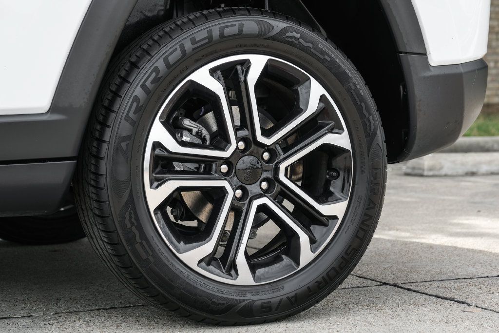 Used 2023 Jeep Compass Limited AWD/4WD image 67