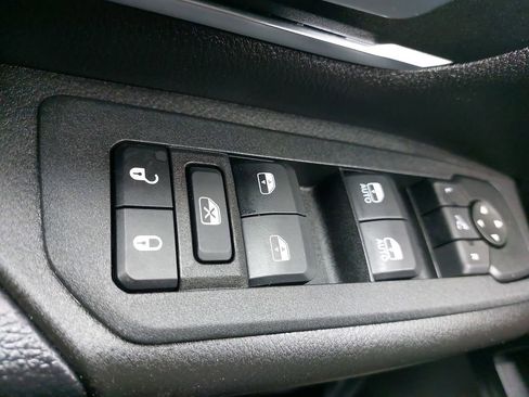 Used 2025 RAM 1500 Big Horn image 24