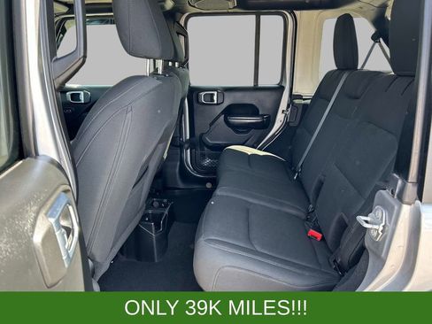 Used 2018 Jeep Wrangler Unlimited Sport S AWD/4WD image 14