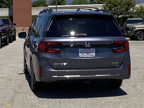 Used 2025 Honda Odyssey Touring image 42