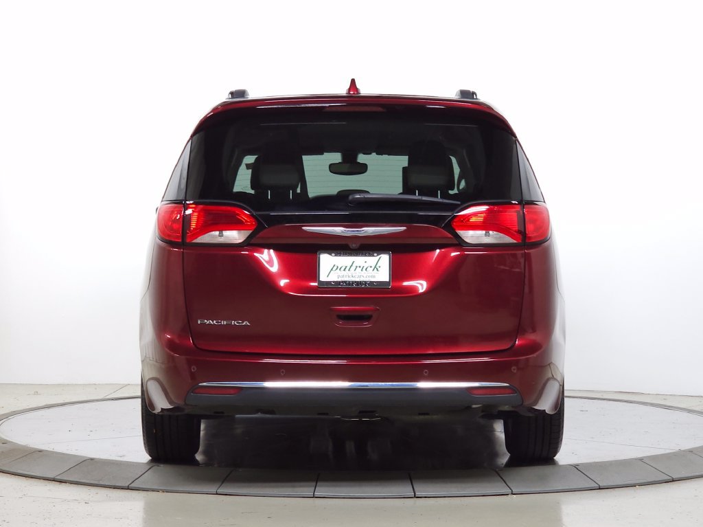 Used 2017 Chrysler Pacifica Touring-L Plus w/ Tire & Wheel Group FWD image 6
