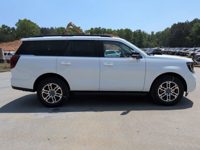New 2026 Ford Expedition Active RWD image 3