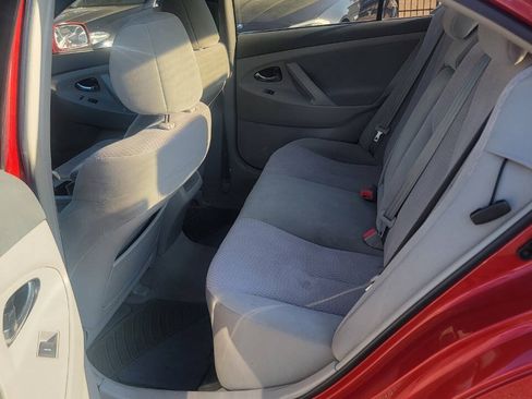 Used 2010 Toyota Camry LE FWD image 23