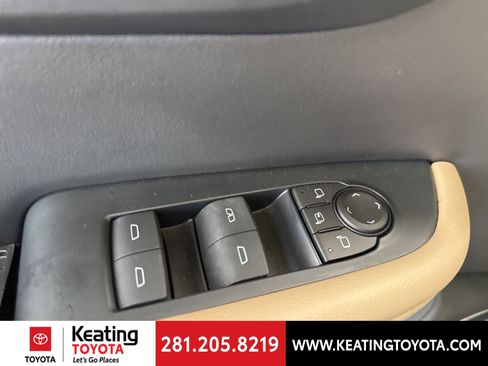 Used 2025 Buick Enclave Preferred w/ Power Package FWD image 12