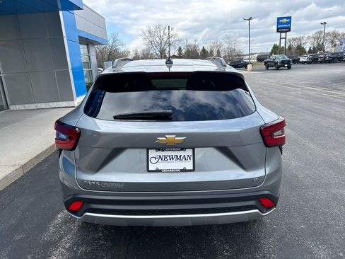 Used 2025 Chevrolet Trax LT w/ Driver Confidence Package image 8