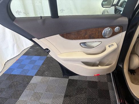 Used 2015 Mercedes-Benz C 300 4MATIC Sedan image 7