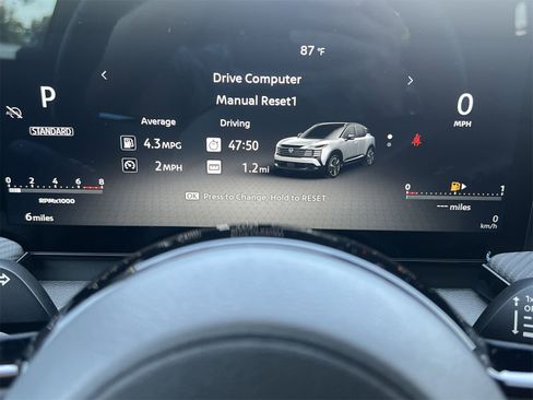 New 2025 Nissan Kicks SR image 14