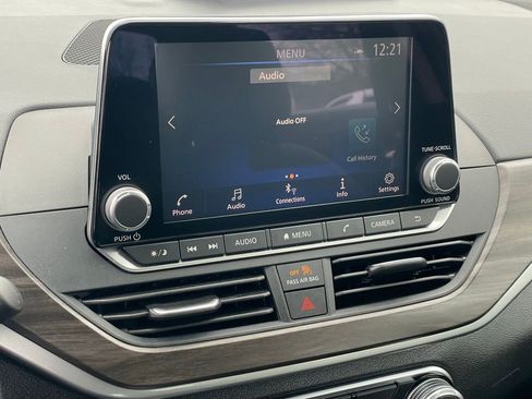 Certified 2025 Nissan Altima 2.5 SV image 21