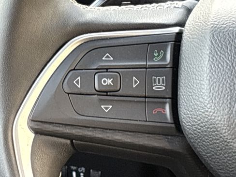 Used 2024 Jeep Grand Cherokee Laredo X w/ Luxury Tech Group I AWD/4WD image 23