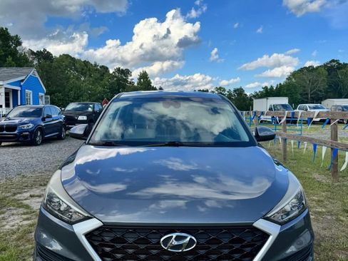 Used 2019 Hyundai Tucson SE w/ Cargo Package FWD image 3