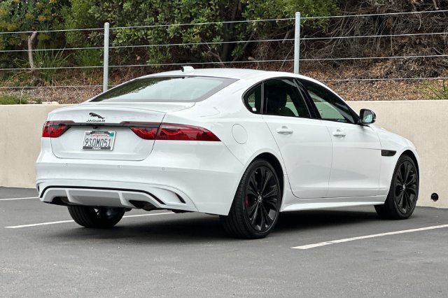 Certified 2024 Jaguar XF R-Dynamic SE AWD/4WD image 5