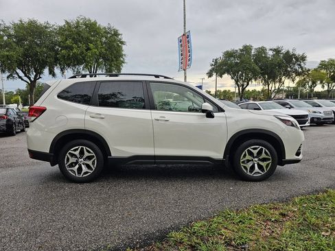 Certified 2023 Subaru Forester Premium AWD/4WD image 2