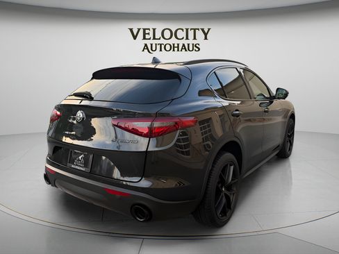 Used 2019 Alfa Romeo Stelvio Ti Sport w/ Quick Order Package 22S Sport AWD/4WD image 7