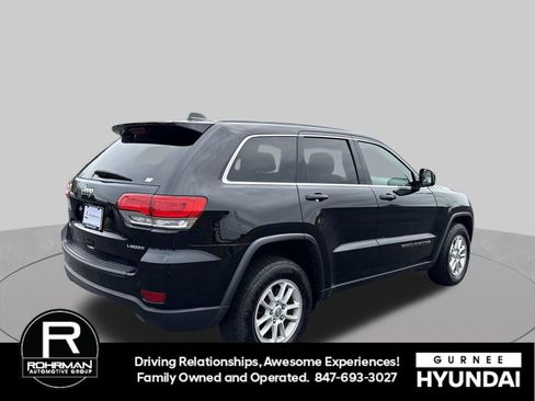 Used 2018 Jeep Grand Cherokee Laredo AWD/4WD image 9