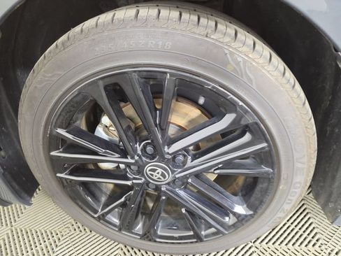 Used 2025 Toyota Camry SE FWD image 11