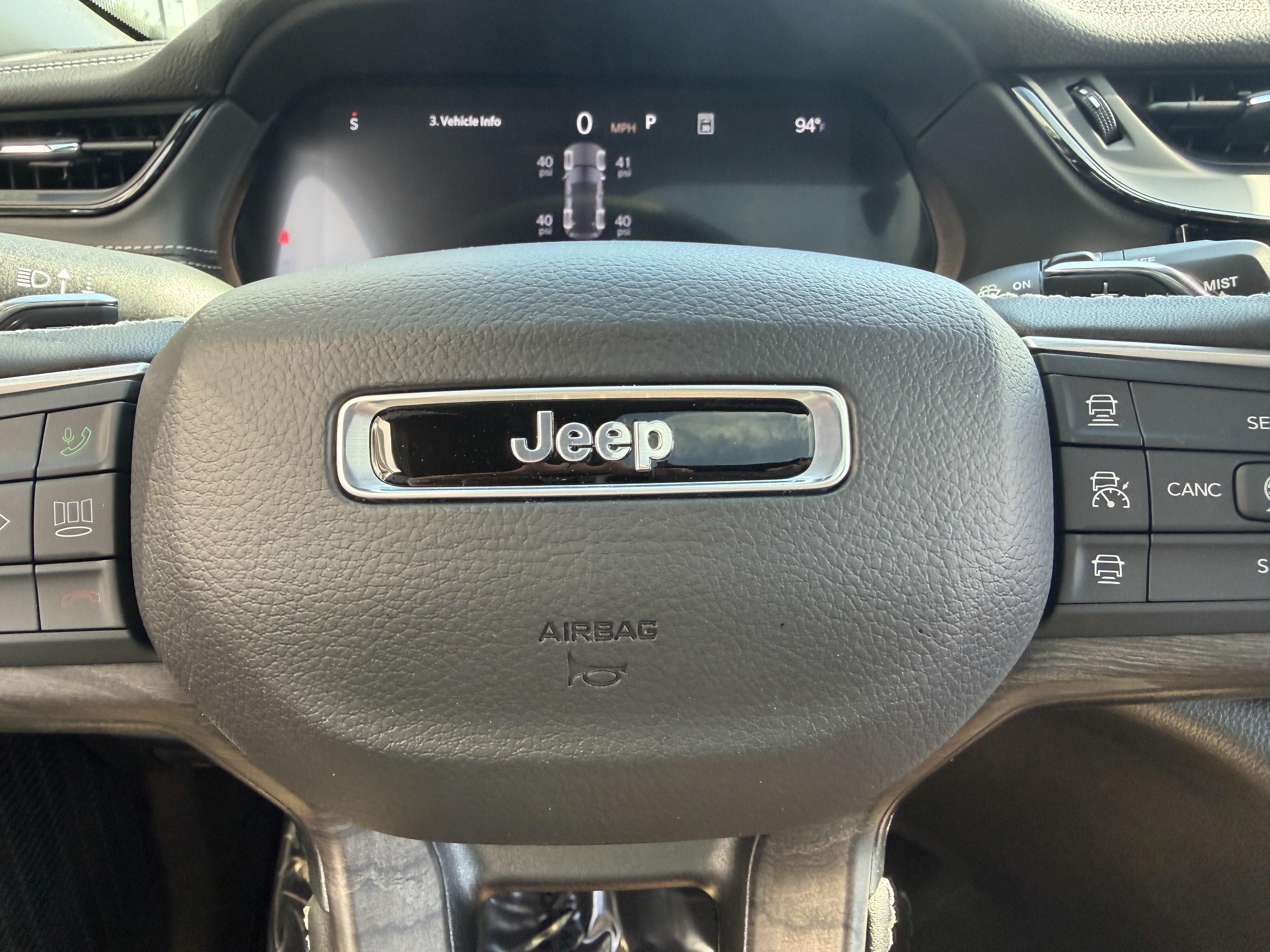 New 2026 Jeep Grand Cherokee Altitude AWD/4WD image 36