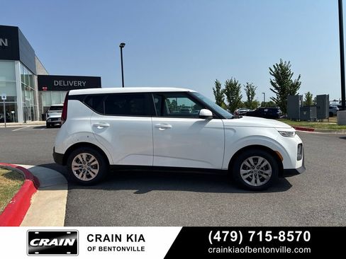 Used 2020 Kia Soul LX FWD image 2