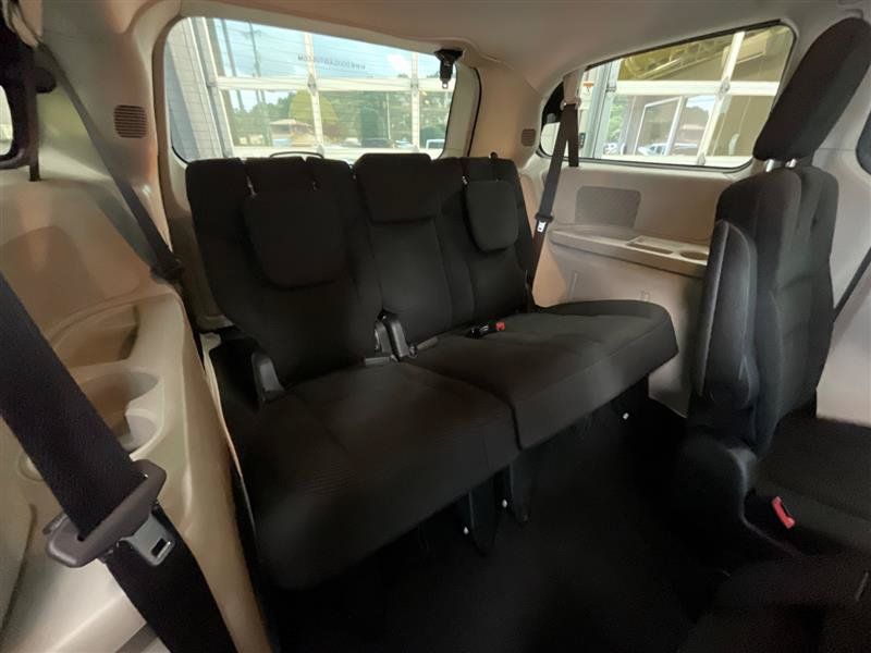 Used 2020 Dodge Grand Caravan SE FWD image 23