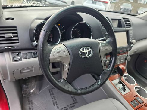 Used 2010 Toyota Highlander Limited image 26