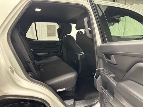 Used 2025 Toyota 4Runner SR5 AWD/4WD image 50