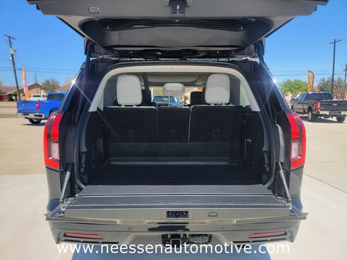 Used 2025 Ford Expedition Active image 31