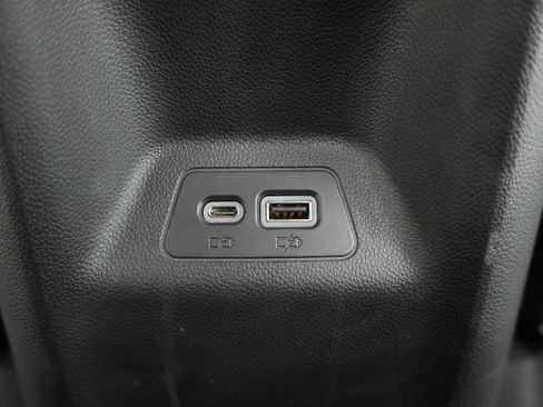 Used 2022 Buick Envision Essence w/ Sport Touring Package FWD image 30