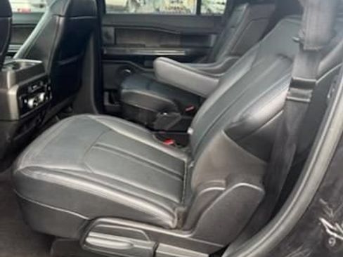 Used 2019 Ford Expedition Limited w/ Equipment Group 302A AWD/4WD image 8