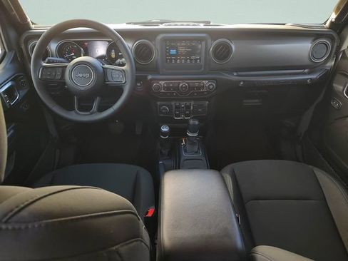 Used 2023 Jeep Wrangler Unlimited w/ Cold Weather Group AWD/4WD image 9