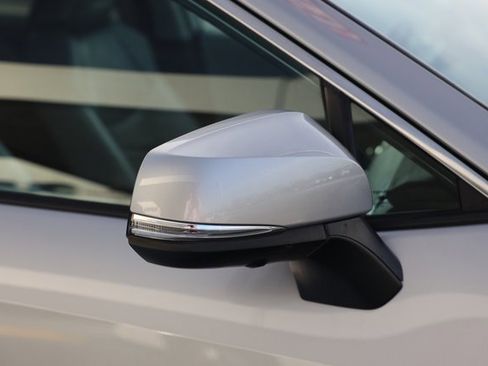 Used 2020 Toyota RAV4 Limited image 8