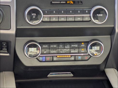 Used 2020 Ford Expedition Platinum RWD image 28
