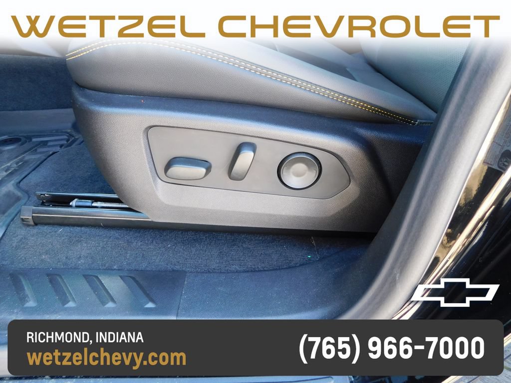 Used 2025 Chevrolet Colorado ZR2 w/ Technology Package AWD/4WD image 16