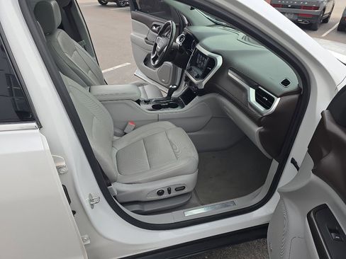 Used 2018 GMC Acadia SLT image 34