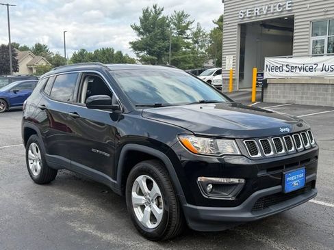 Used 2019 Jeep Compass Latitude w/ Popular Equipment Group AWD/4WD image 14
