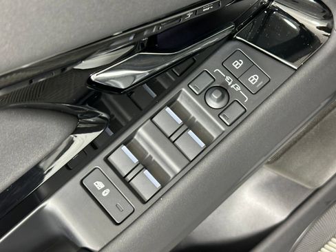Used 2026 Land Rover Range Rover Evoque S AWD/4WD image 28