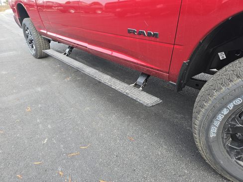 New 2026 RAM 2500 Laramie AWD/4WD image 21