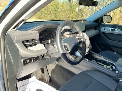 Used 2025 Ford Explorer Active image 16