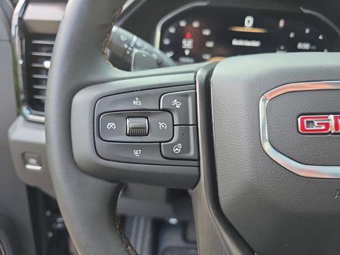 Used 2025 GMC Sierra 1500 AT4 w/ AT4 Premium Package AWD/4WD image 16
