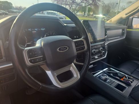 Used 2024 Ford Expedition Max XLT image 17