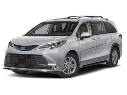 Used 2025 Toyota Sienna Platinum
