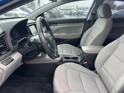 Used 2017 Hyundai Elantra SE FWD image 22