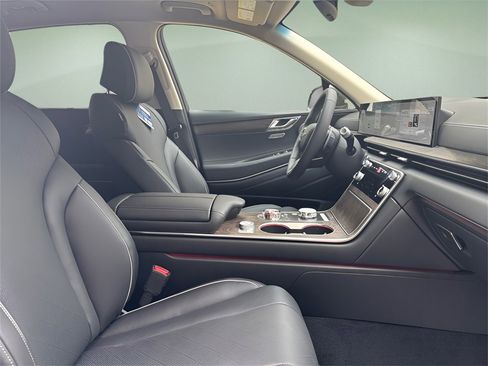 New 2025 Genesis GV80 2.5T Prestige image 15