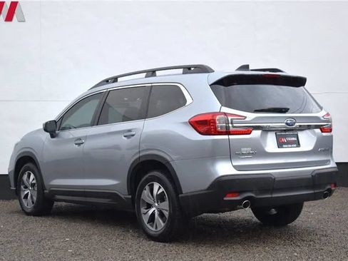 Used 2025 Subaru Ascent Premium AWD/4WD image 2