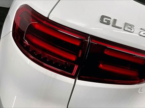 New 2026 Mercedes-Benz GLB 250 4MATIC image 6