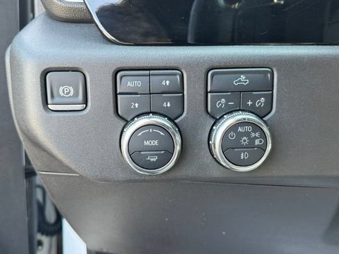 Used 2025 GMC Sierra 1500 Elevation w/ Preferred Package AWD/4WD image 16