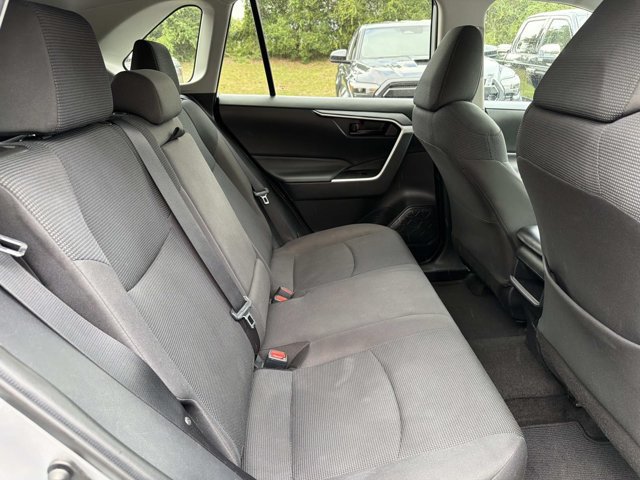 Used 2021 Toyota RAV4 LE AWD/4WD image 19