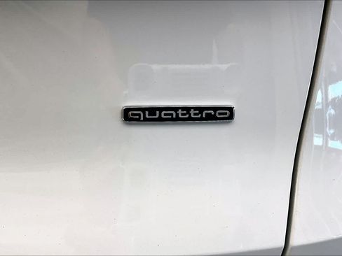 Used 2025 Audi Q5 Premium AWD/4WD image 10
