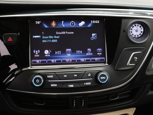 Used 2018 Buick Envision Essence AWD/4WD image 23
