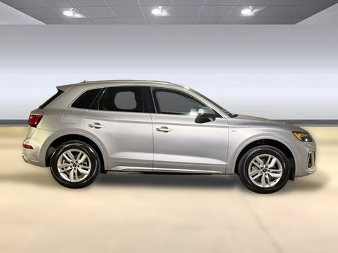 Used 2023 Audi Q5 2.0T Premium w/ Convenience Package AWD/4WD image 8