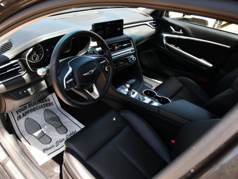 Used 2025 Genesis G70 2.5T image 22