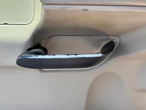 Used 2014 Nissan Armada Platinum w/ 2nd Row Captain Seat Package RWD image 9